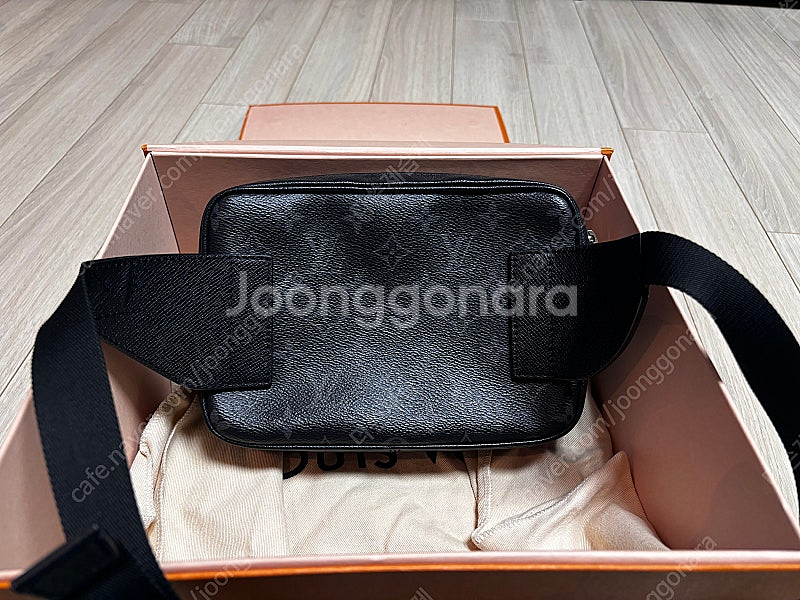 루이비통 이클립스 아웃도어 디스커버리 힙색 범백--3