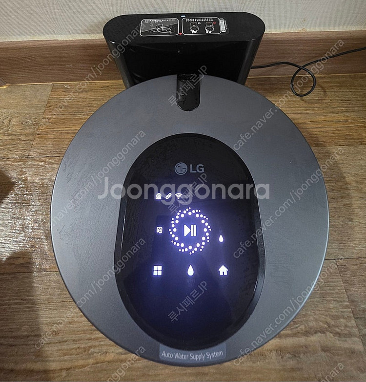 LG 코드제로 M9 물걸레 로봇청소기 팝니다.--0