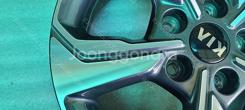 올뉴 k3 16인치 휠 팝니다.(1개)--1