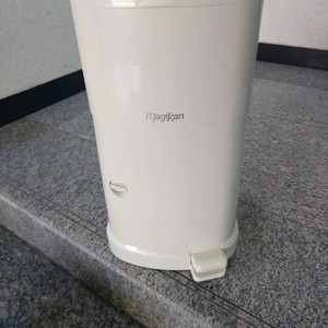 매직캔 M250A 쓰레기통 팔아여~~