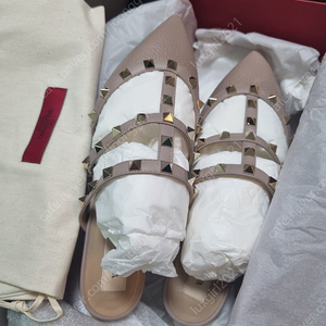 새상품 정품 발렌티노 락스터드 뮬 샌들 36.5