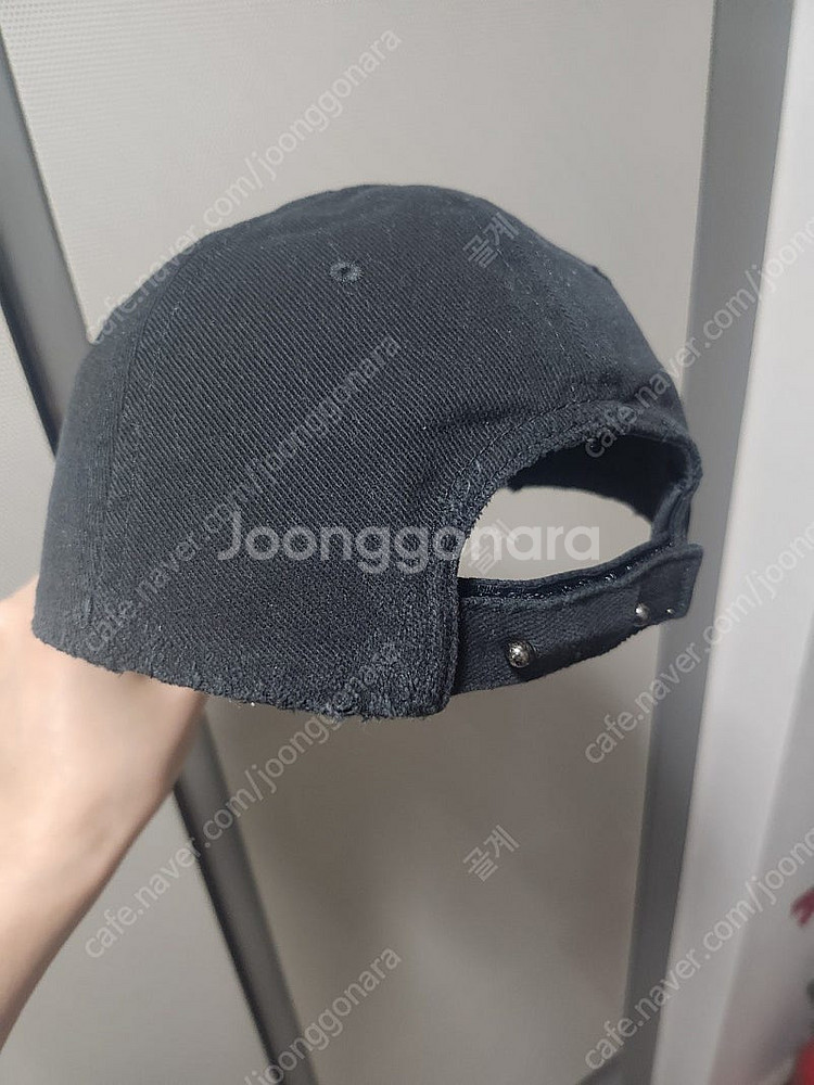 발렌시아가 헤비 피어싱 노치 볼캡 59L 팝니다.--1