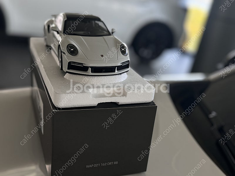 포르쉐 911 터보 S 다이캐스트 모델카--2