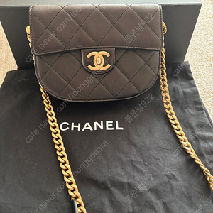 샤넬 메신저백 미니블랙