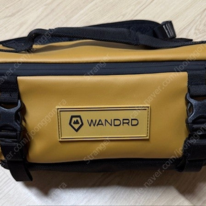 [팝니다] Wandrd Rogue sling 6L yellow