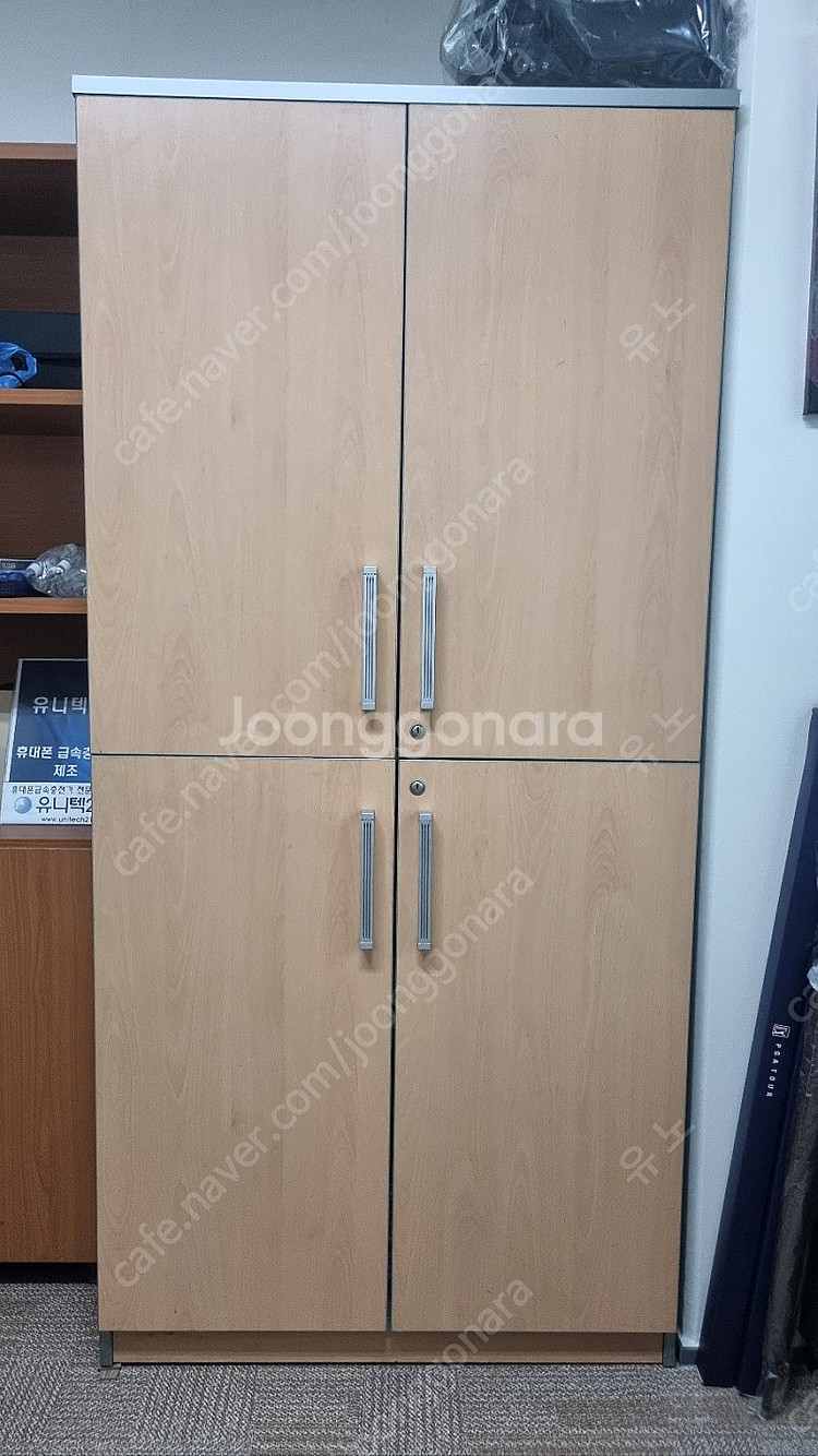 사무실 수납장 겸 옷장 책장 판매합니다--0