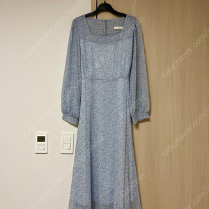 아뜨랑스 블로썸 스퀘어넥 쉬폰 롱원피스 스카이블루(새상품)