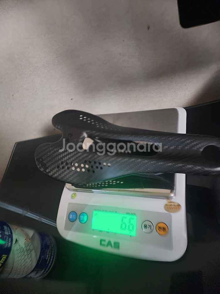 카본 안장 팝니다. gule p3 안장66g--0