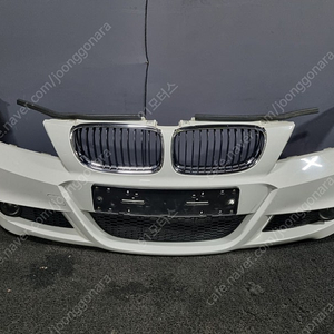 3714 BMW E90 앞범퍼 전면범퍼 상태는 하단부쪽 사용감 사진참조 그릴 포함 팝니다