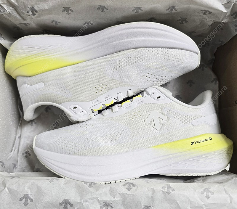 데상트 운동화 에너자이트 슈퍼 V4 화이트 240 11만원 팝니다 이미지