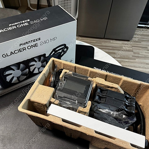 Phanteks Glacier one 240mp 수냉쿨러