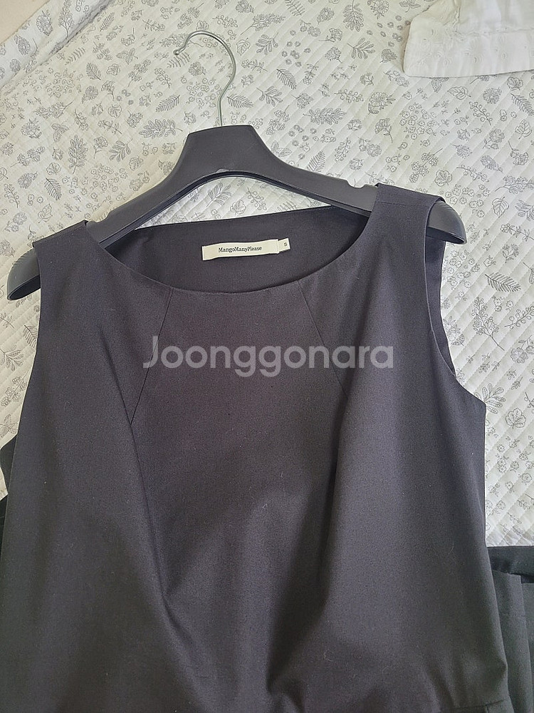 망고매니플리즈 컷아웃 원피스 블랙 S--3