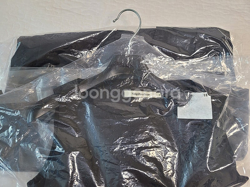 망고매니플리즈 컷아웃 원피스 블랙 S--4