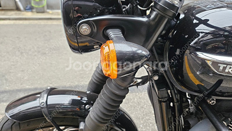 트라이엄프 본네빌 t120 블랙 18년식--7