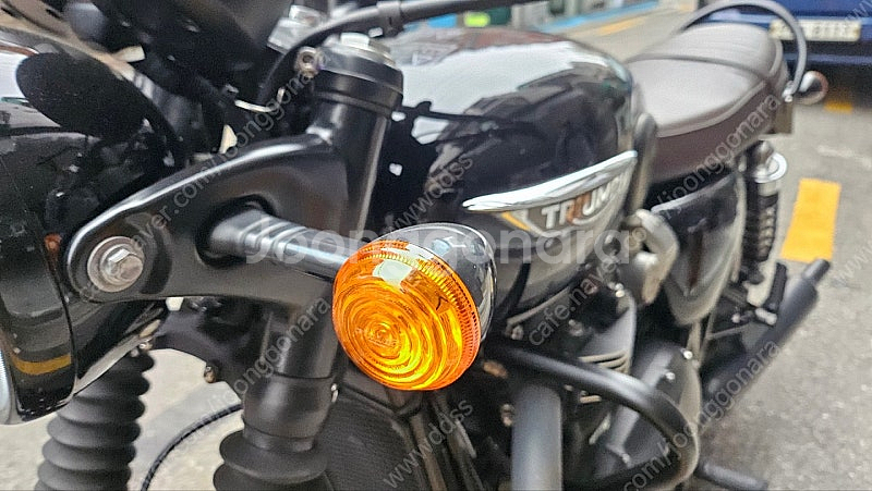 트라이엄프 본네빌 t120 블랙 18년식--8