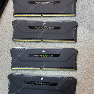커세어 벤젠스 ddr4 32gb (8g 4개) 세트 팝니다
