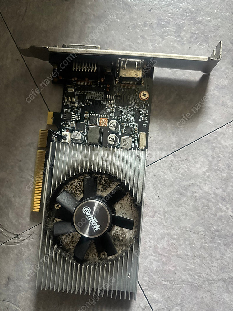 그래픽카드 gt1030--1