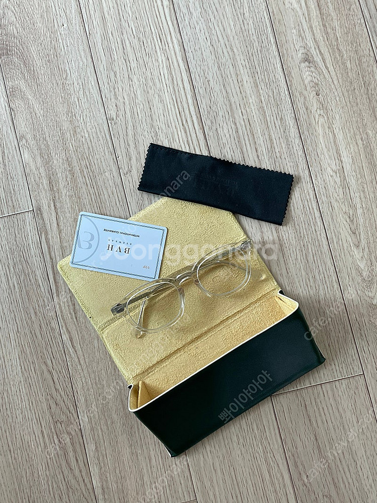 bvh 아넬형 안경 클리어 색상 49 판매합니다--0