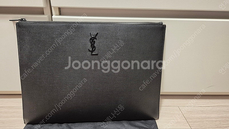 입생로랑 클러치 가장큰사이즈 저렴하게 판매합니다.--0