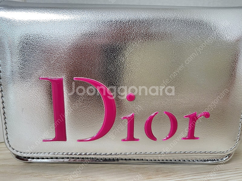 정품) 디올 은색 미니 파우치 (코스메틱)--1