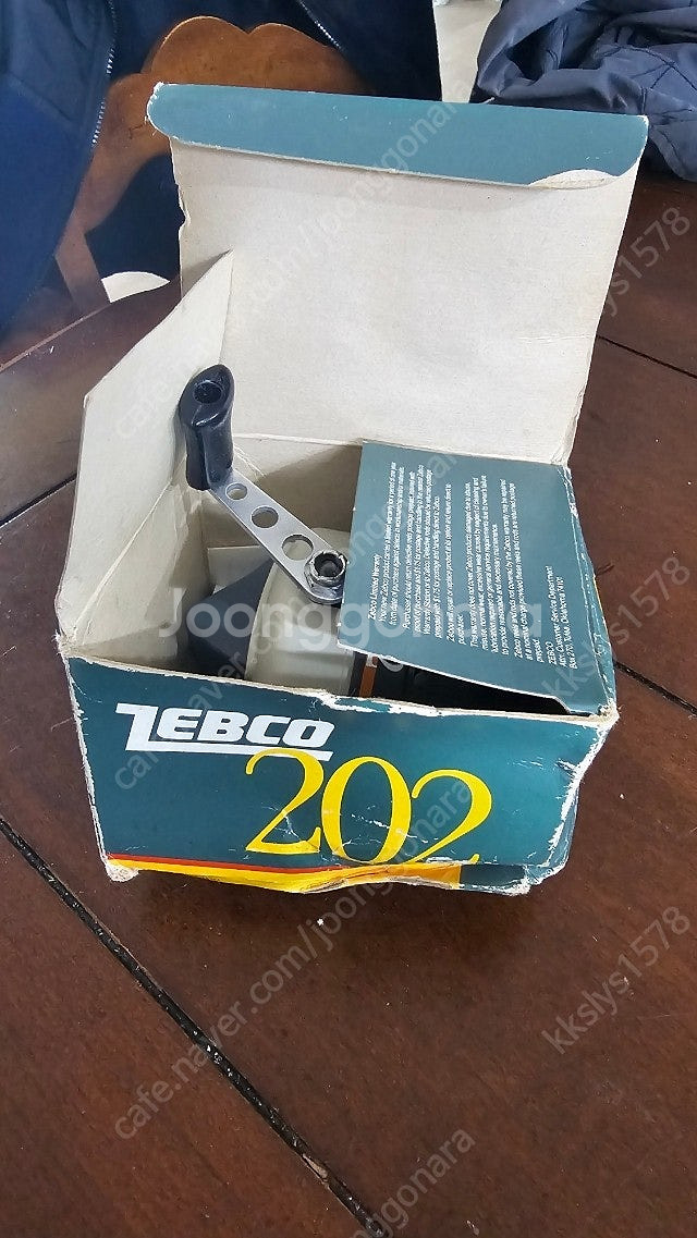 극희소장비 ZEBCO 202 빈티지 릴 미사용 새것--1