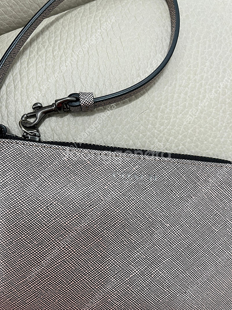 코치 정품 레더 손목 스트랩 파우치--1