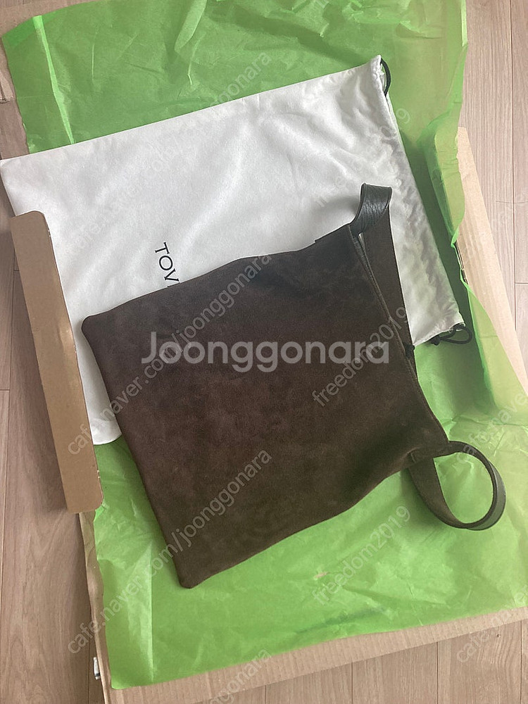 토브 스웨이드 숄더백 브라운 새것--1
