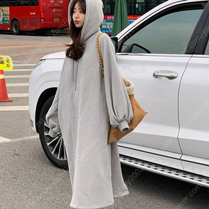 바이씨니 제작 기모벌룬후드원피스 새상품 팝니다