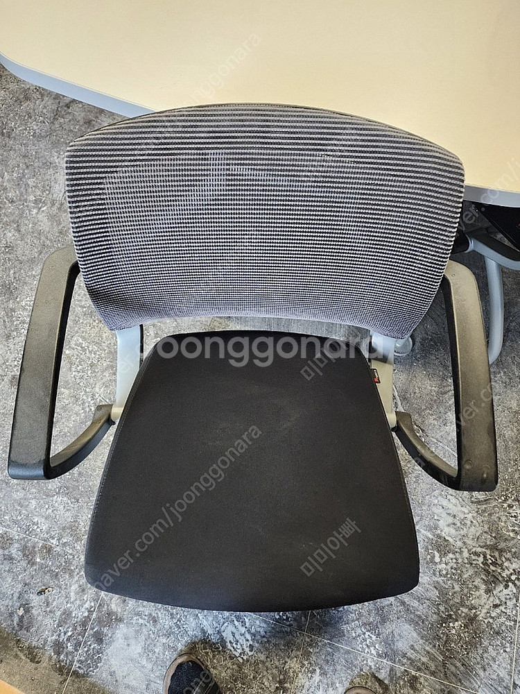 퍼시스 회의테이블 및 의자 판매합니다.--0