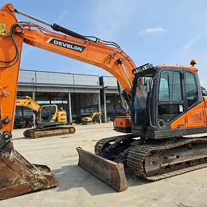 두산 DX150LC-7 2022년식 삽날 가동6천 06궤도식 중고굴삭기