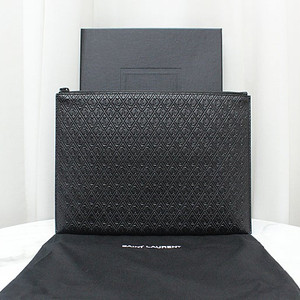 [중고명품다올] 생로랑 YSL 모노그램 블랙 파우치 클러치 647154 상태 A급