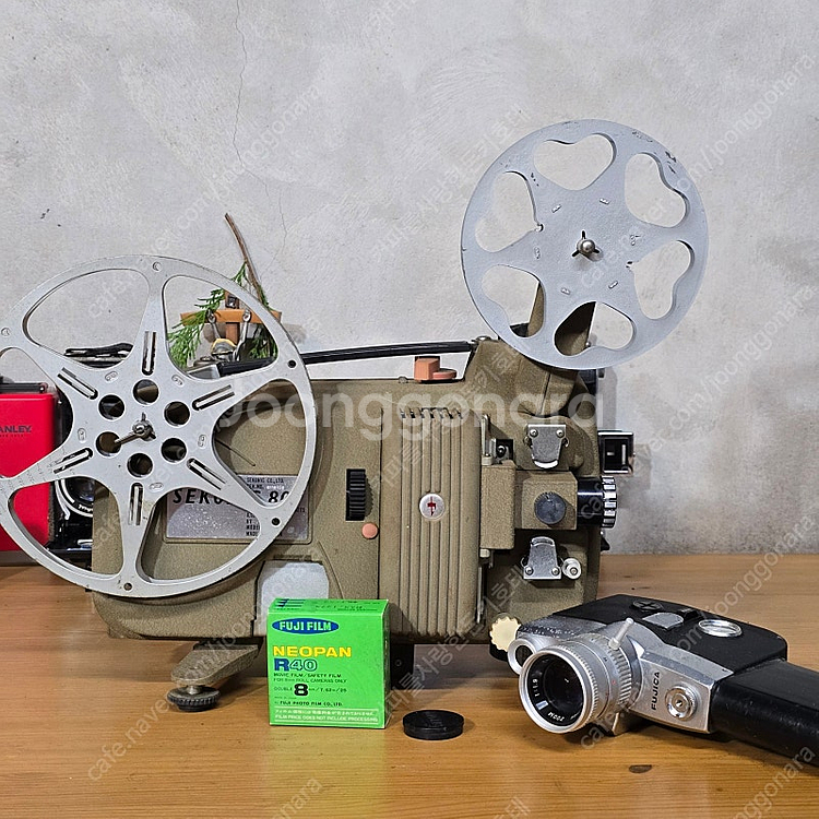 빈티지 8mm 영사기와 카메라 판매합니다.--0