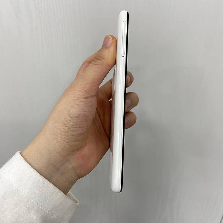 72285 갤럭시A10E 32기가 화이트 자급제 팝니다. 6만원 이미지