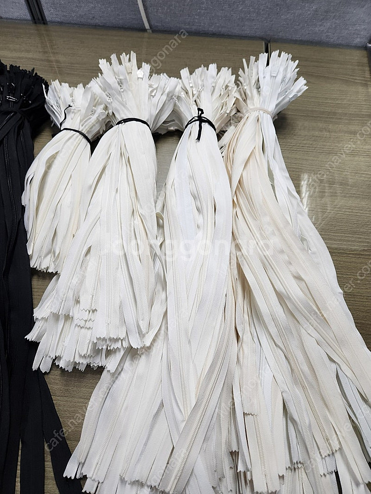 원피스용 / 스커트용 콘솔지퍼 + 바지& 주머니 포켓용 지퍼 700여개 (화이트/블랙)--2