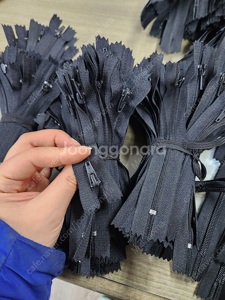 원피스용 / 스커트용 콘솔지퍼 + 바지& 주머니 포켓용 지퍼 700여개 (화이트/블랙)--9