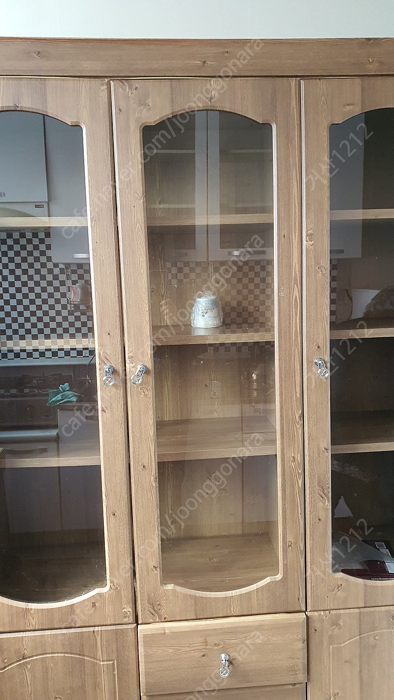 [파격 2차 가격인하] 최고급 차단스(찬장), 이사로 인하여 초특급 최저 매물 가격 5만원 판매, 인천 남동구 만수2동, 구매자가 운반 요함.