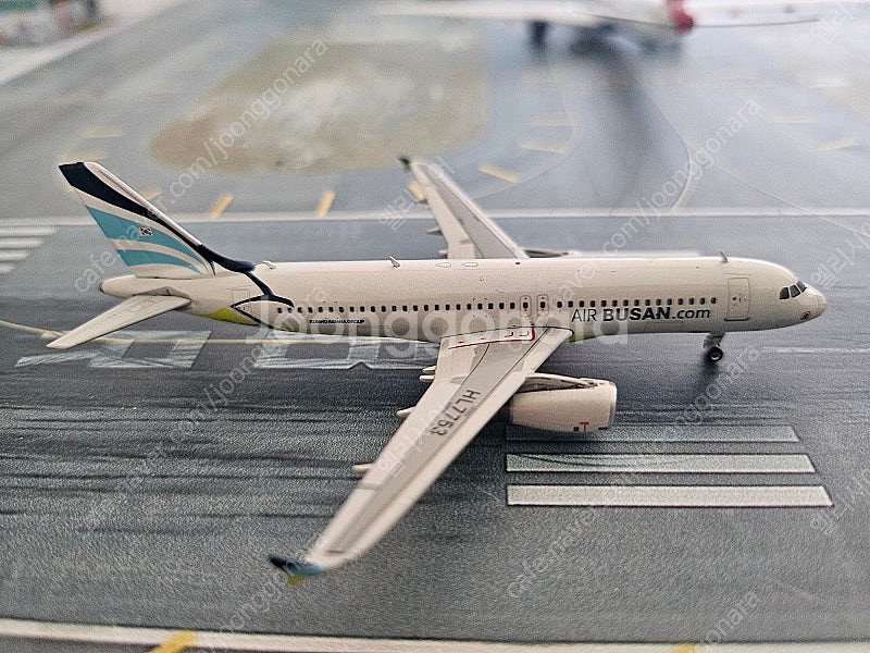 에어부산 Air Busan Airbus A320 HL7...--5