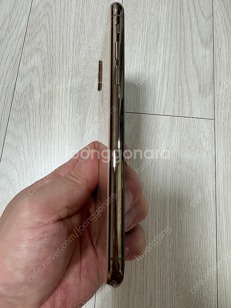 아이폰XS 256G 골드 팝니다.--4