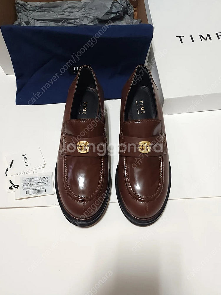 TIME 타임 레더 엠블럼 로퍼 245사이즈 새상품(한섬 슈즈 마인 시스템 랑방컬렉션 스니커즈 구두--0