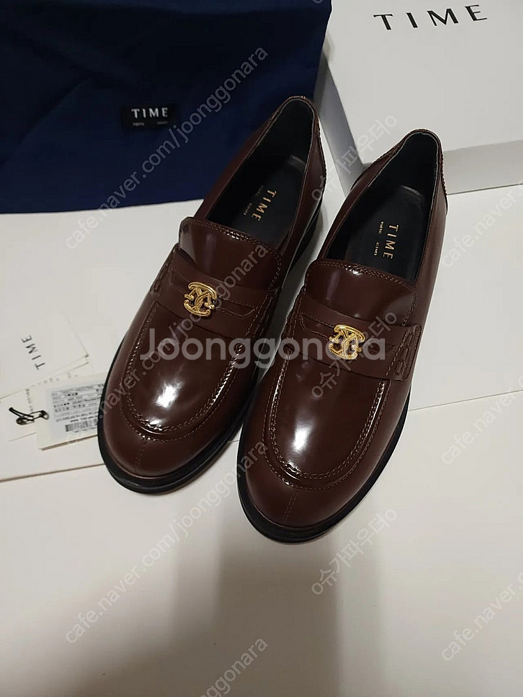 TIME 타임 레더 엠블럼 로퍼 245사이즈 새상품(한섬 슈즈 마인 시스템 랑방컬렉션 스니커즈 구두--1