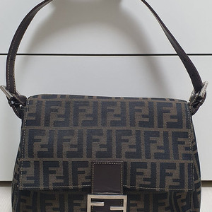 펜디(FENDI) 주카 맘마백 판매