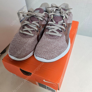 나이키 우먼 여성 플렉스 트레이너 8 Nike Women Flex Trainer 8 US6 230mm 팝니다 (924340 200)