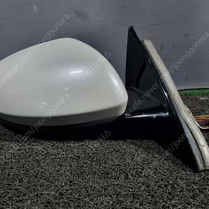 3862 SM6 조수석 전동사이드미러 11핀 8핀 화이트 펄색상 팝니다