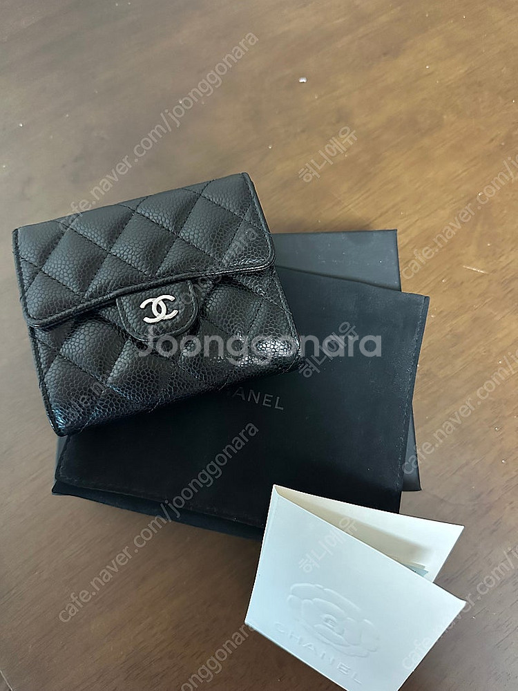 샤넬 클래식 스몰 플랩 반지갑 블랙 캐비어 은장 내장칩--0