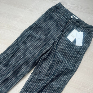 문달 Grain Denim in Indigo Stripe