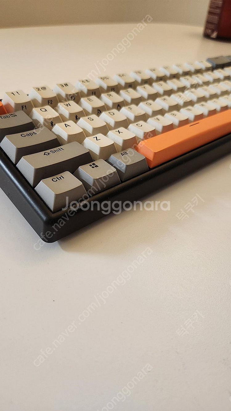 한성 블루투스 키보드 GK868B(풀박스) 키캡 2개--2