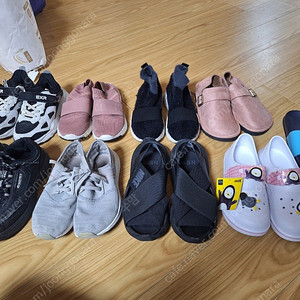 230 운동화 실내화등 9켤레 일괄