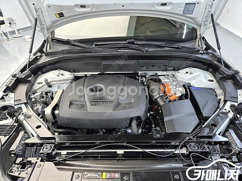[볼보]XC60(2세대) T8 AWD 인스크립션 (5인...--5