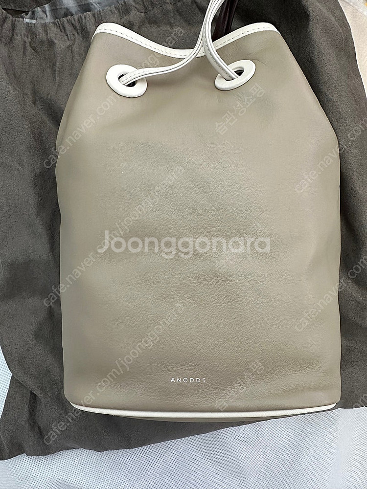 (새상품) 앤오즈 소가죽 버킷백--5