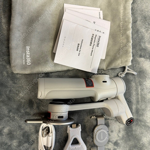 insta360 Flow2 pro - 인스타360 플로우2 프로 (조명 + 맥세이프 크램프 포함) 판매합니다